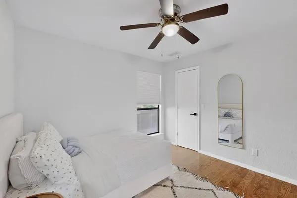 $5,750 | 925 Easton Place, Dallas, TX 75218