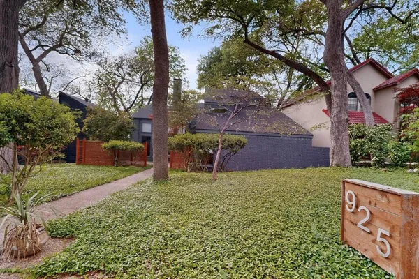 $5,750 | 925 Easton Place, Dallas, TX 75218