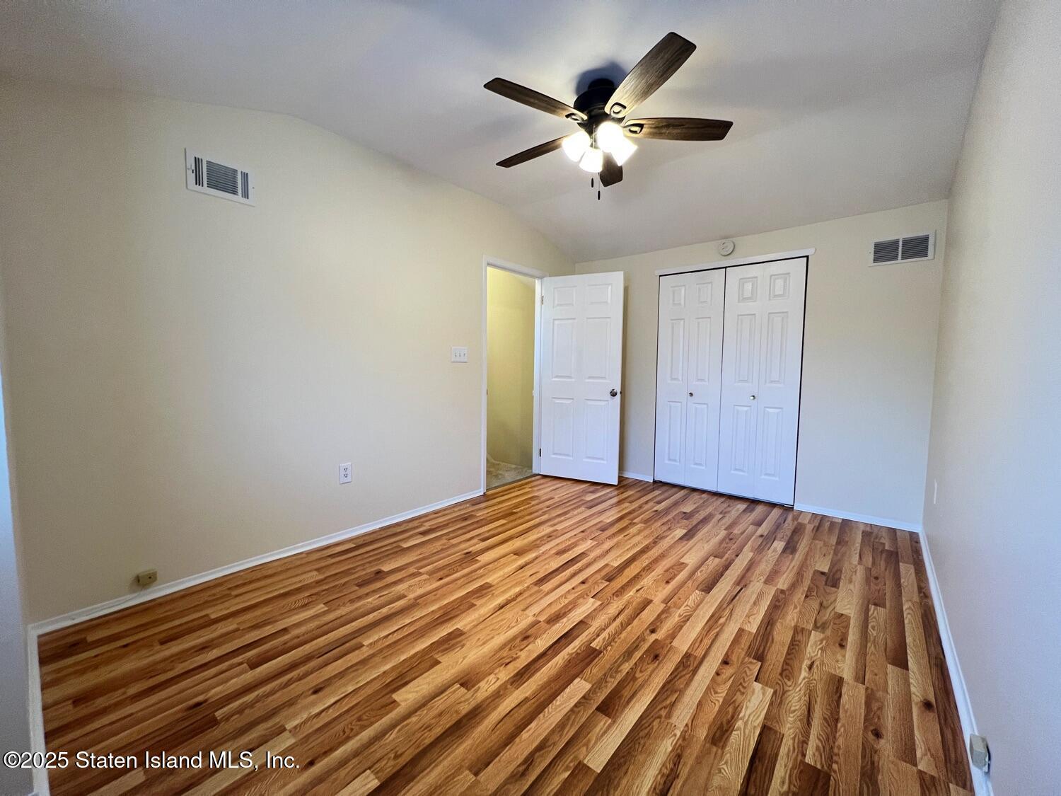 75 Chesebrough Street Staten Island, NY 10312 - Photo 21 of 32 a view of a livingroom with a workspace