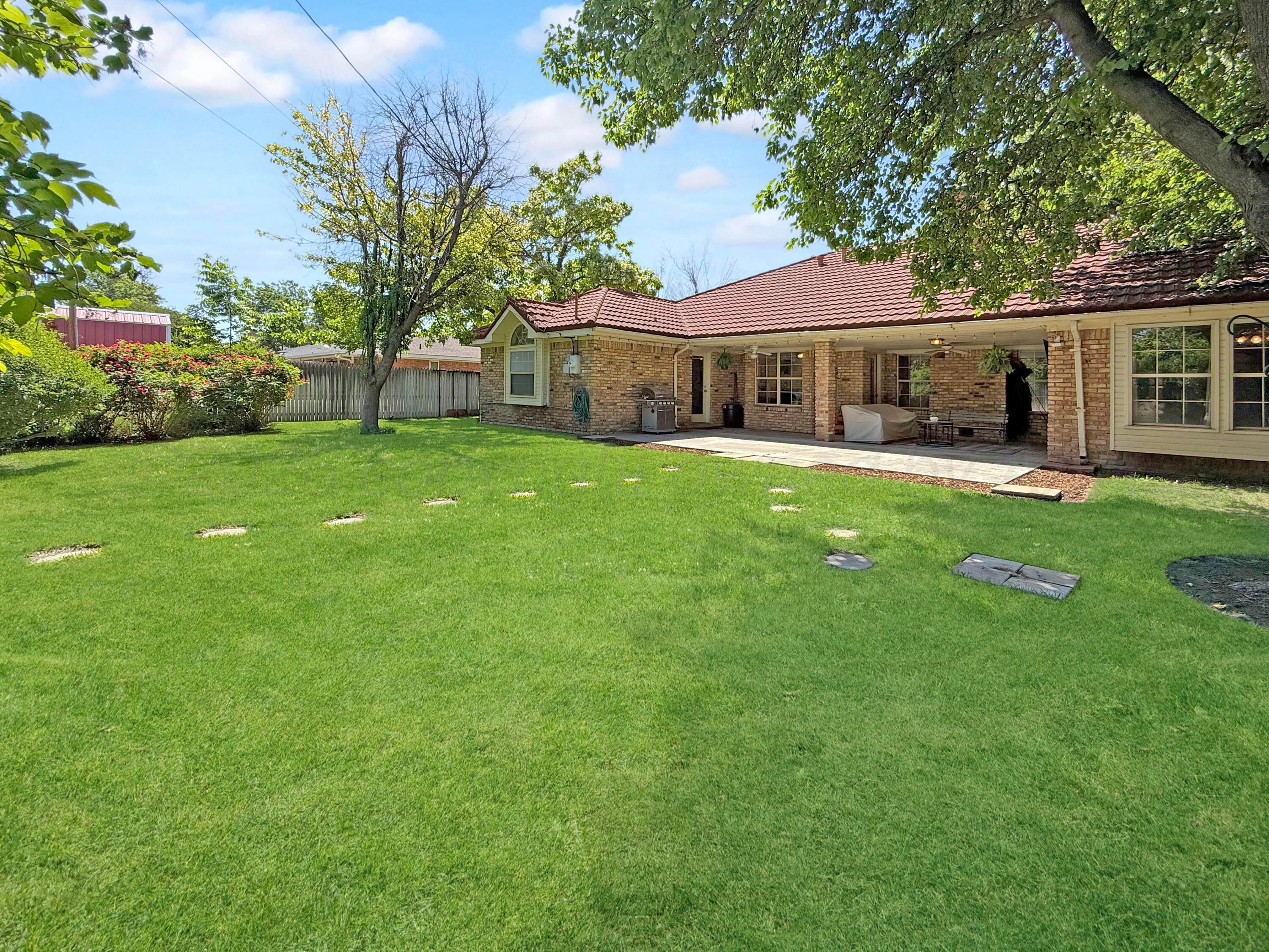218 West Ocla Street Borger, TX 79007 - Photo 35 of 37 a front view of a house with garden