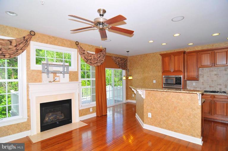 7626 Elmcrest Road Hanover, MD 21076 - Photo 12 of 16 Kitchen/Family Room