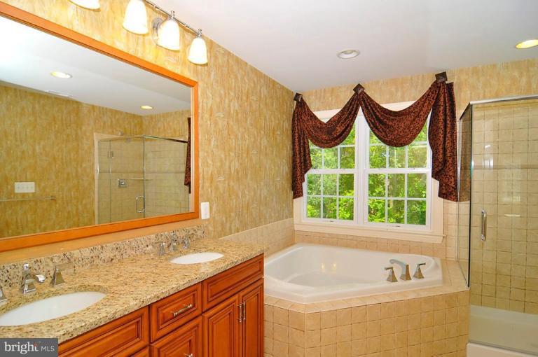 7626 Elmcrest Road Hanover, MD 21076 - Photo 14 of 16 Master Bath