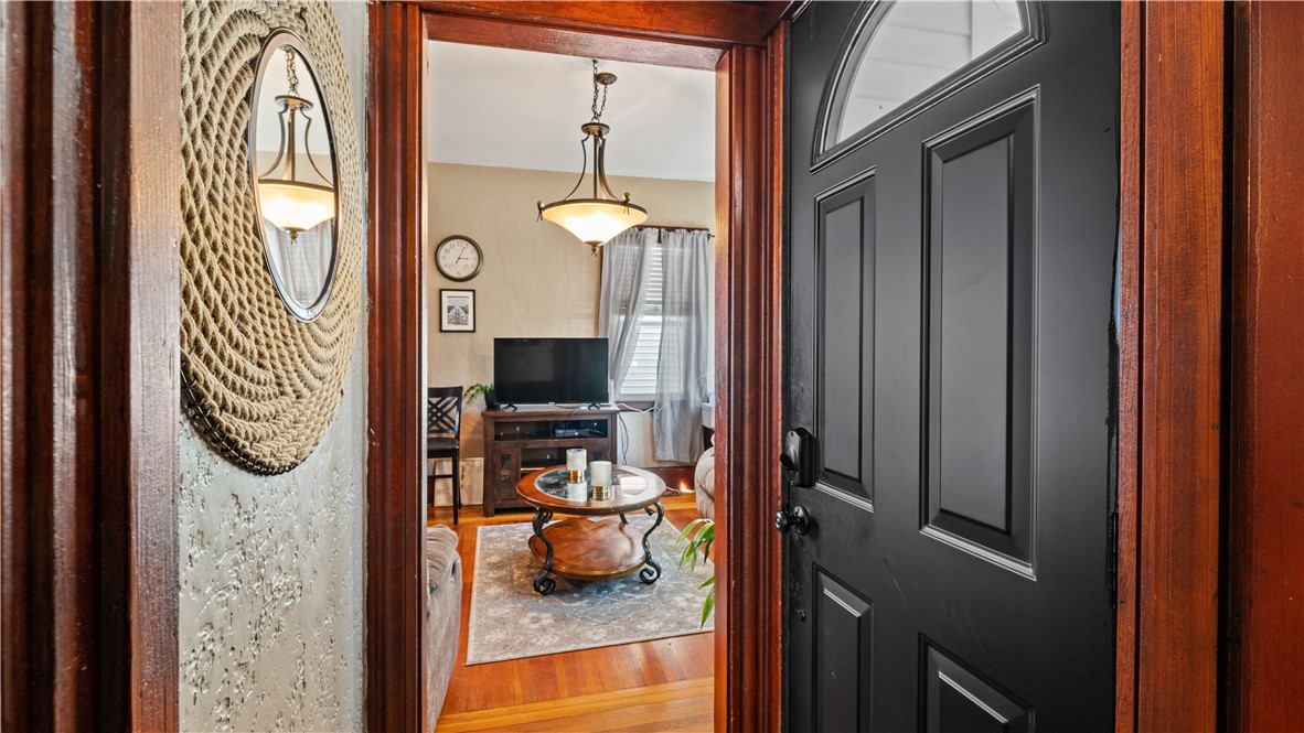 27 Shafter Street Providence, RI 02909 - Photo 5 of 39