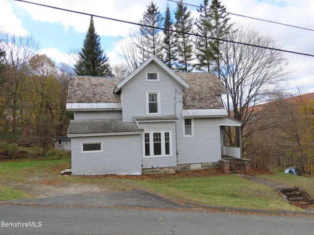 a house view with a outdoor space