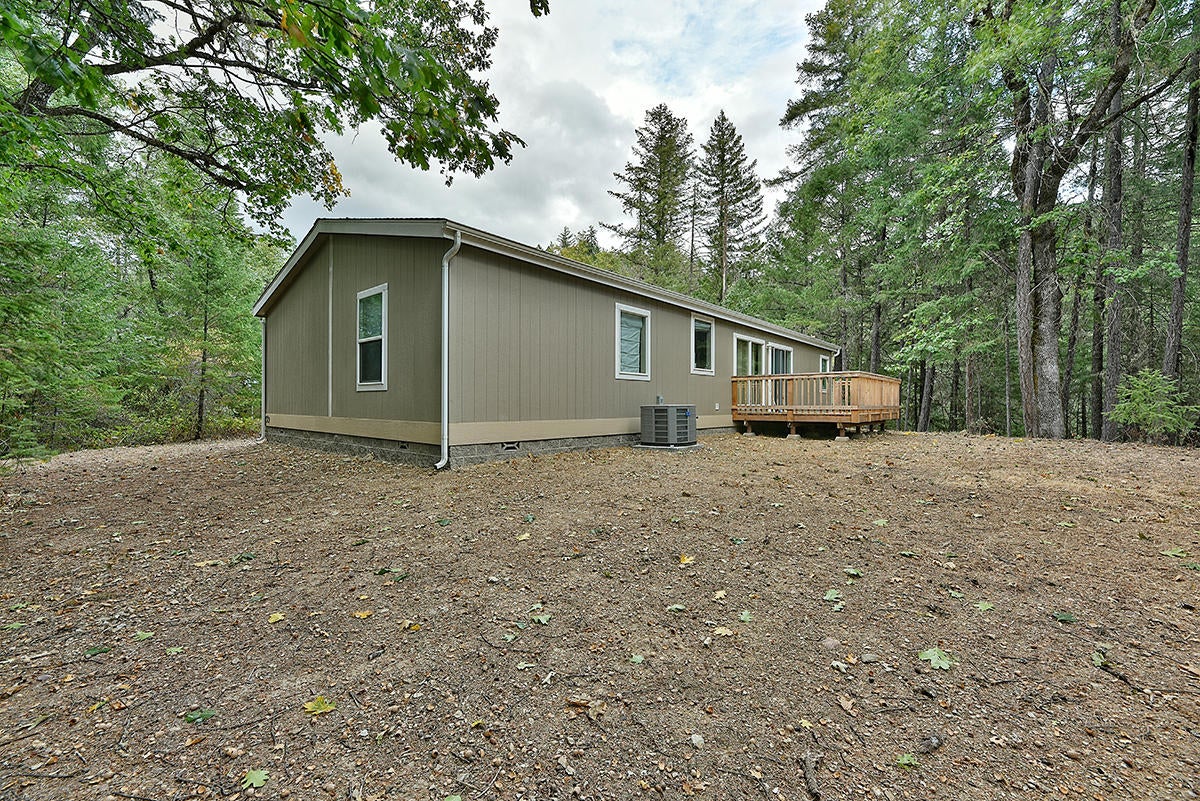 1011 Ferry Road Grants Pass, OR 97526 - Photo 2 of 21 2