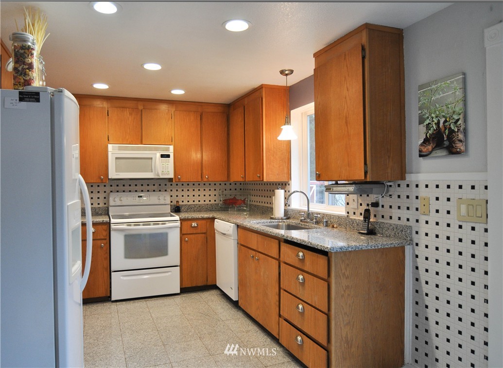 3239 Southwest Old Farm Road Port Orchard, WA 98367 - Photo 10 of 24 Gallery Image 10