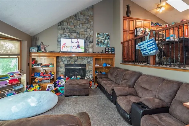 $300,000 | 1103 North Emma Street, Olathe, KS 66061