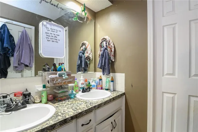 $300,000 | 1103 North Emma Street, Olathe, KS 66061