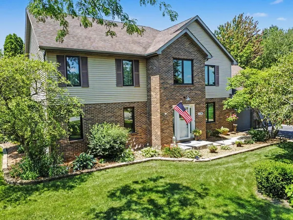 $525,000 | 11108 Oregon Lane, Crown Point, IN 46307