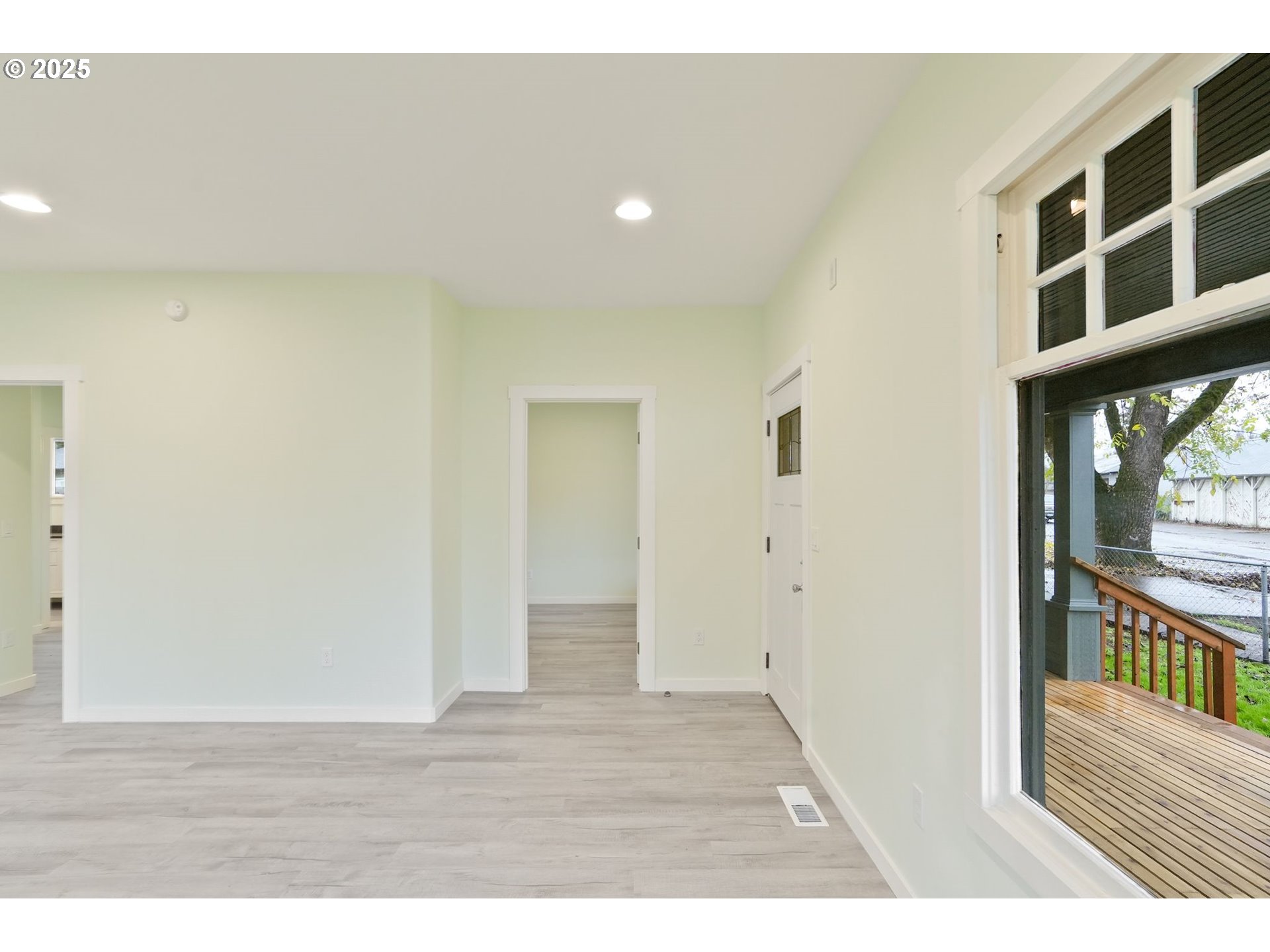 715 19th Street Southeast Salem, OR 97301 - Photo 11 of 27