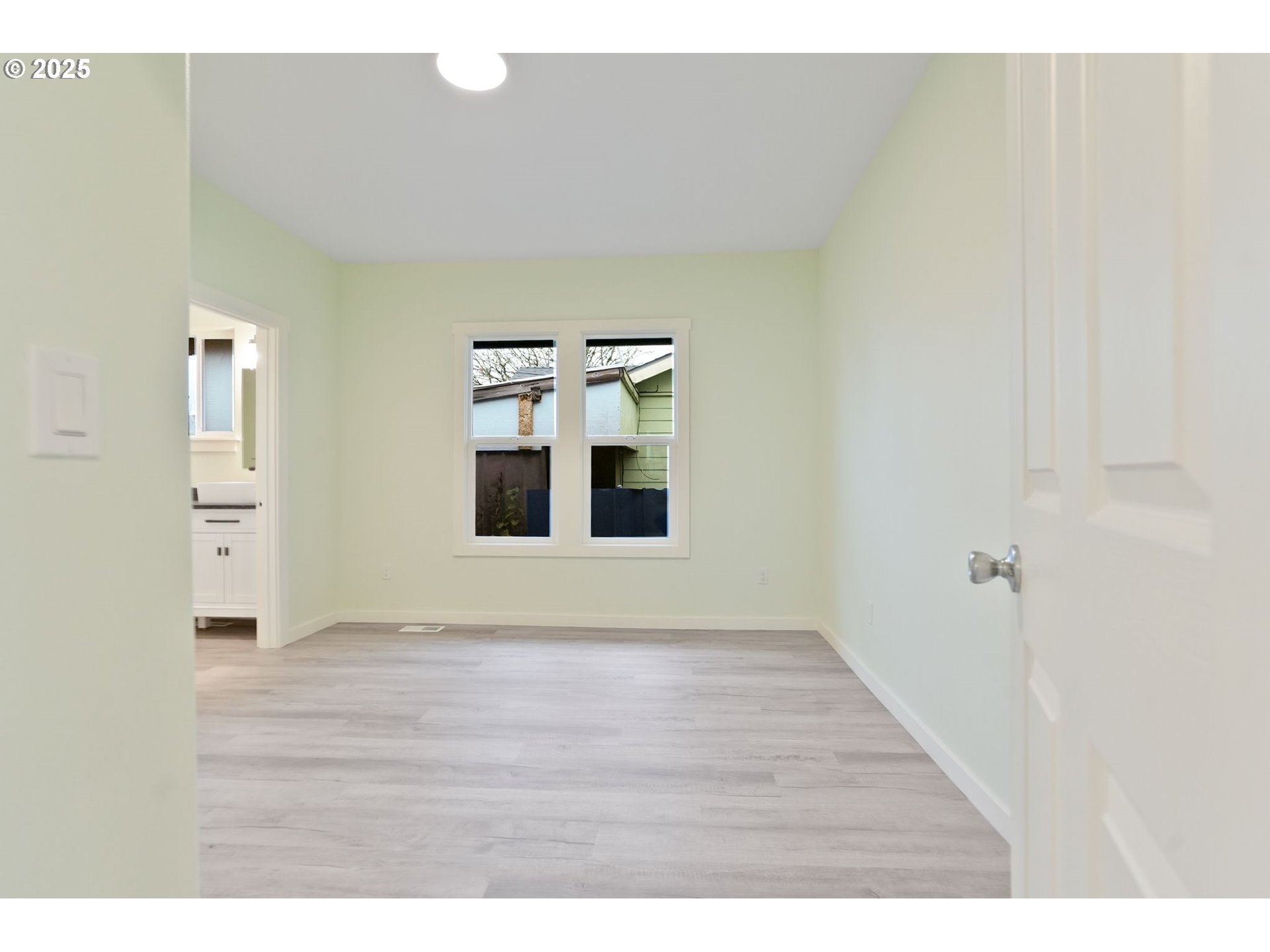 715 19th Street Southeast Salem, OR 97301 - Photo 17 of 27