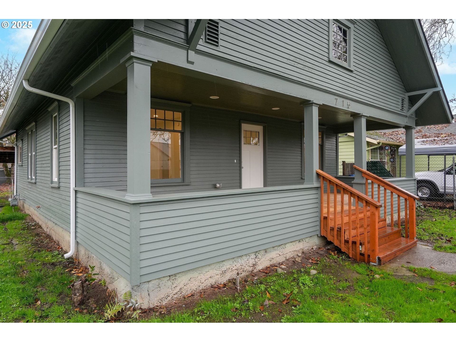 715 19th Street Southeast Salem, OR 97301 - Photo 3 of 27