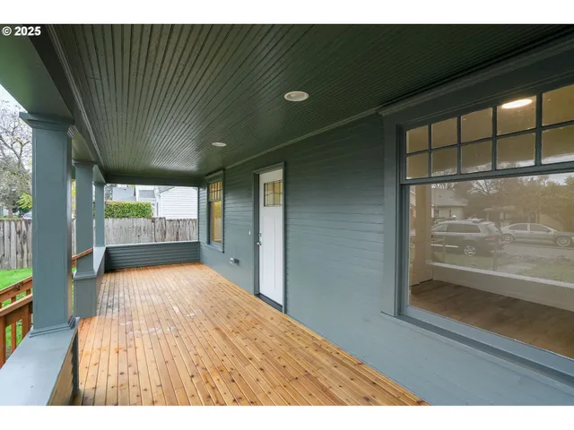 $380,000 | 715 19th Street Southeast, Salem, OR 97301