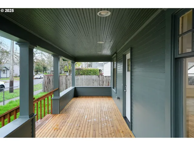 $380,000 | 715 19th Street Southeast, Salem, OR 97301