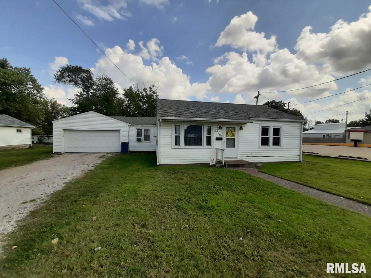 702 North Victor Street Christopher, IL 62822 - Photo 1 of 15 Gallery Image 1