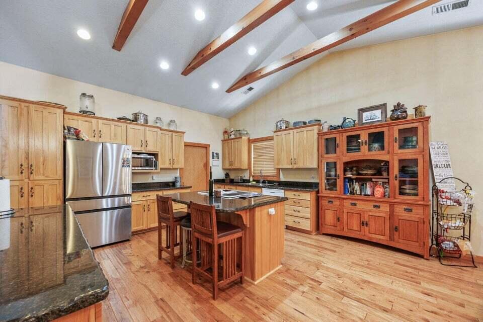 2511 Alta Vista Road Eagle Point, OR 97524 - Photo 17 of 47 18