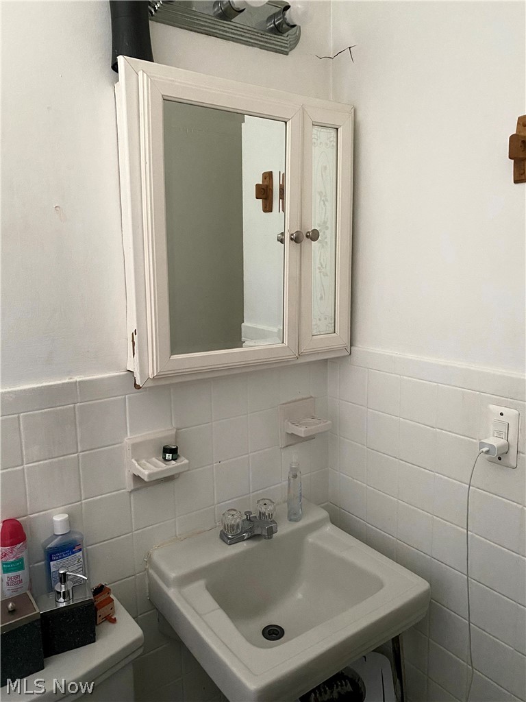 1415 Brookline Road Cleveland, OH 44121 - Photo 17 of 30