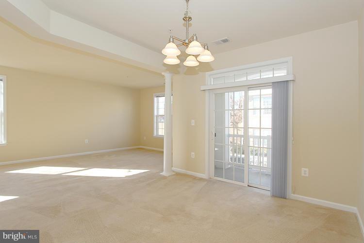 2216 Highfly Terrace Silver Spring, MD 20902 - Photo 14 of 30 Living Room