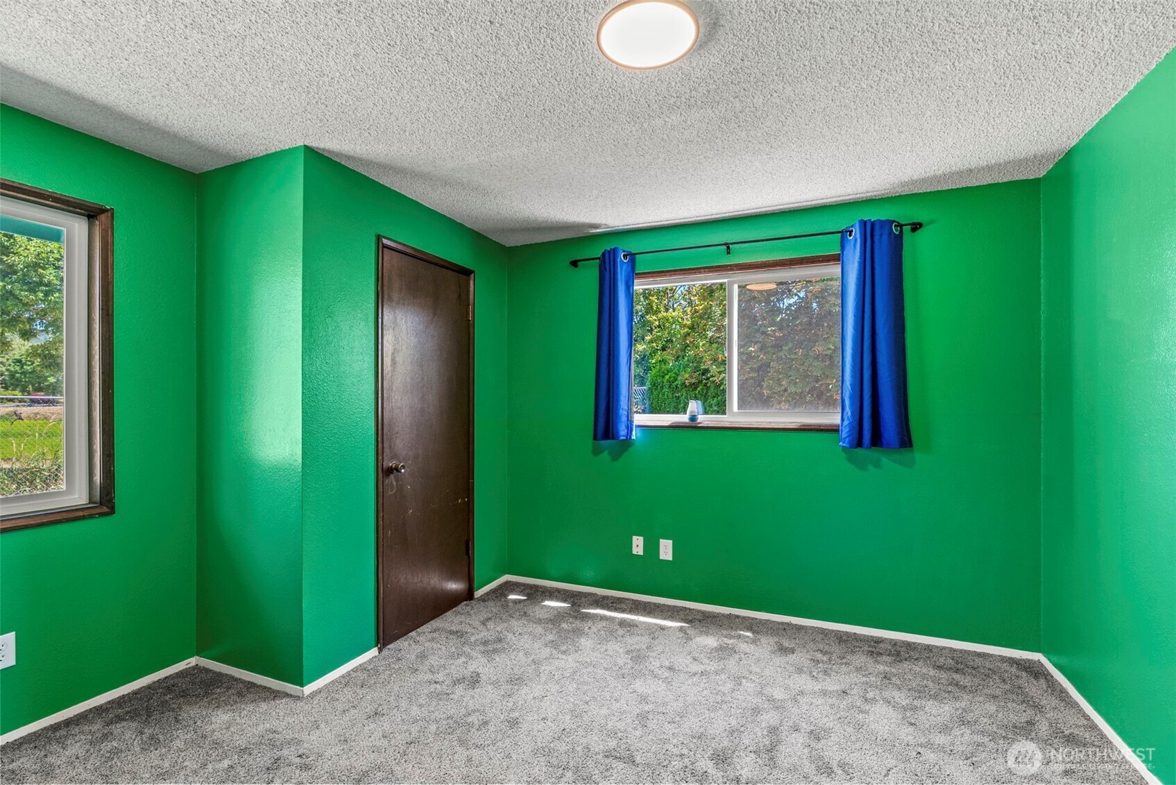 10 Lee Place Longview, WA 98632 - Photo 13 of 27 a view of an empty room with window and stairs