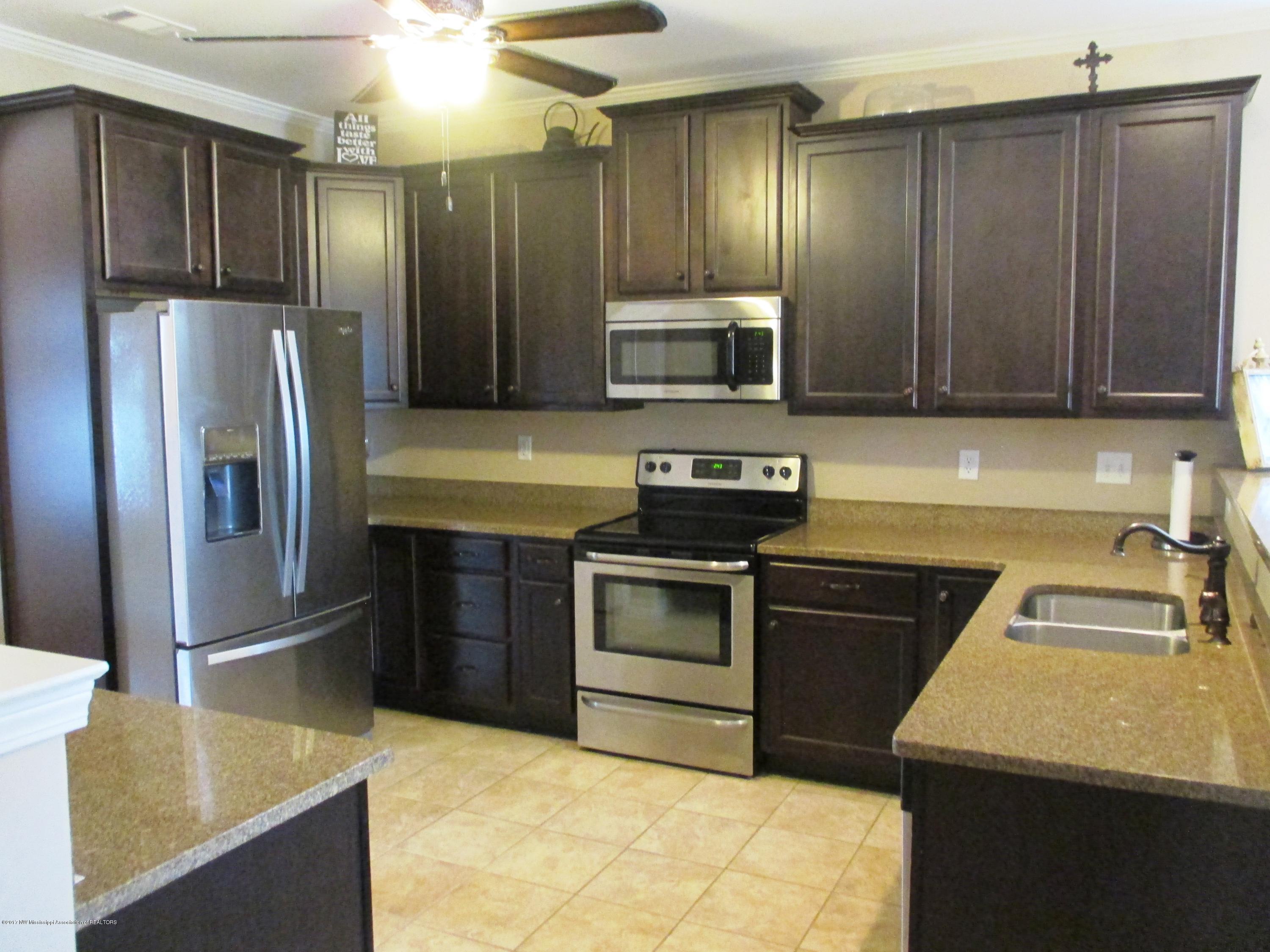 3608 Mitchell's Corner Road Olive Branch, MS 38654 - Photo 7 of 27 Kitchen