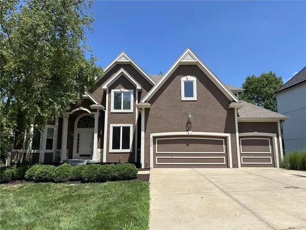 $650,000 | 13310 West 72nd Street, Shawnee, KS 66216