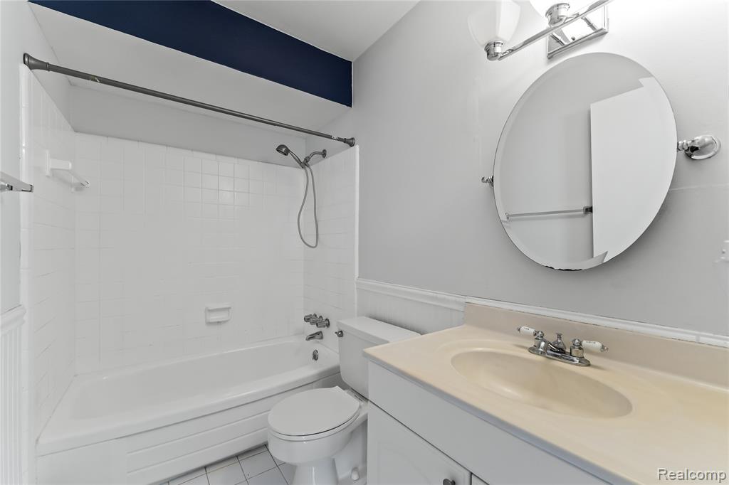 801 Plate Street, Unit 201 Rochester, MI 48307 - Photo 12 of 17