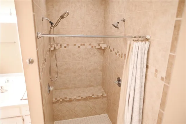 $549,000 | 15102 Northwest 72nd Street, Kansas City, MO 64152