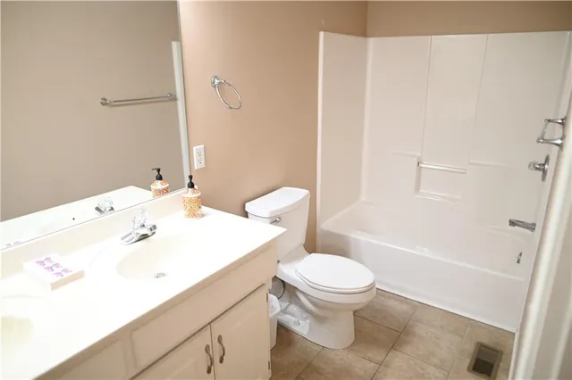 $549,000 | 15102 Northwest 72nd Street, Kansas City, MO 64152