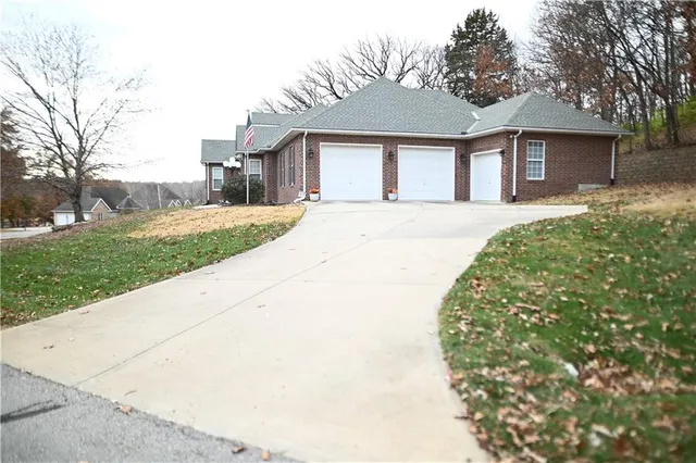 $549,000 | 15102 Northwest 72nd Street, Kansas City, MO 64152