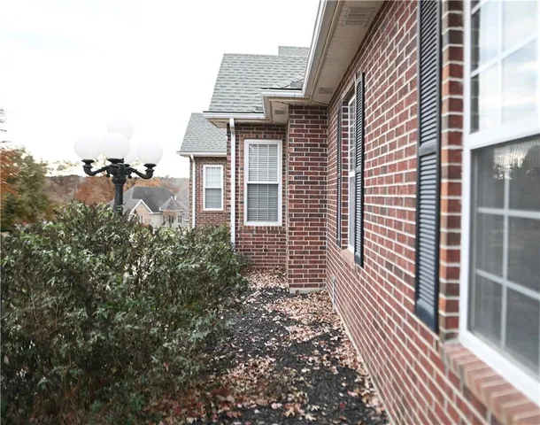 $549,000 | 15102 Northwest 72nd Street, Kansas City, MO 64152