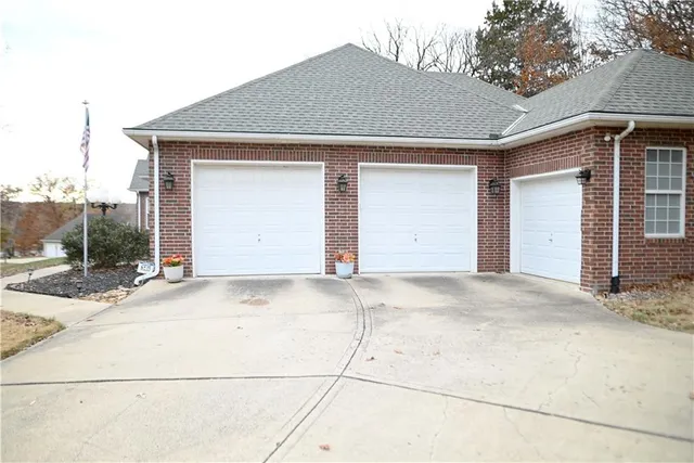 $549,000 | 15102 Northwest 72nd Street, Kansas City, MO 64152