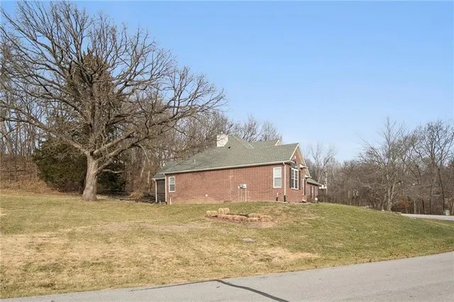 $549,000 | 15102 Northwest 72nd Street, Kansas City, MO 64152