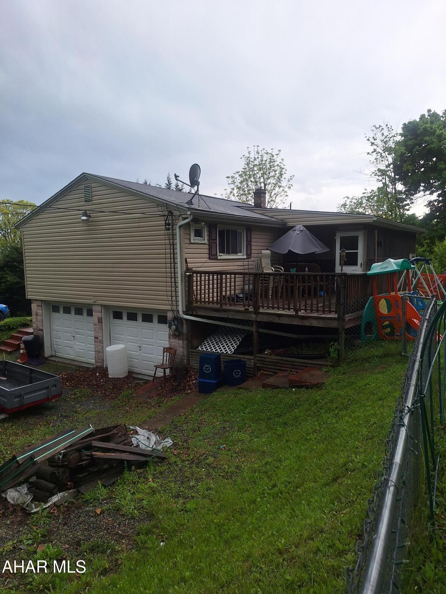 1071 Frankstown Road Altoona, PA 16601 - Photo 6 of 47