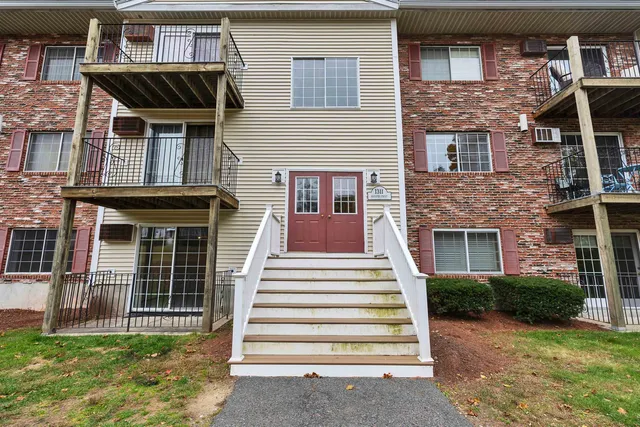 $199,900 | 1311 Hanover Street, Unit 6, Manchester, NH 03104
