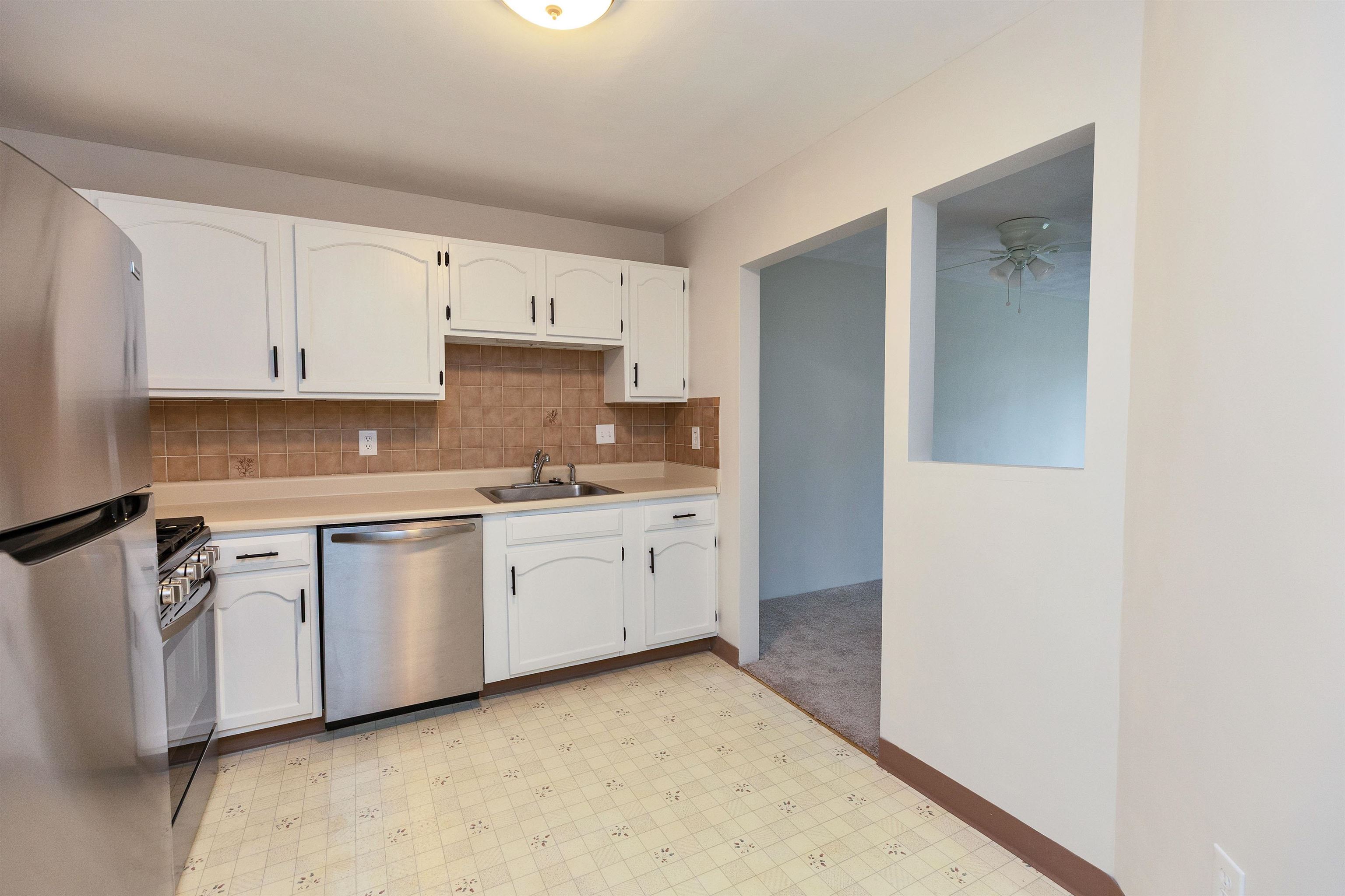 1311 Hanover Street, Unit 6 Manchester, NH 03104 - Photo 4 of 25