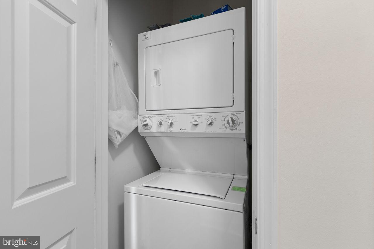 30619 Cedar Neck Road, Unit 1301 Ocean View, DE 19970 - Photo 33 of 42 Washer & Dryer