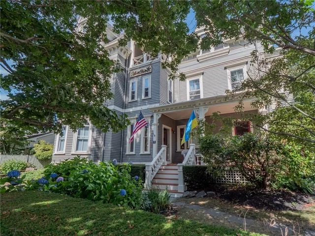 $849,000 | 8 Cottage Street, Unit 2, Newport, RI 02840