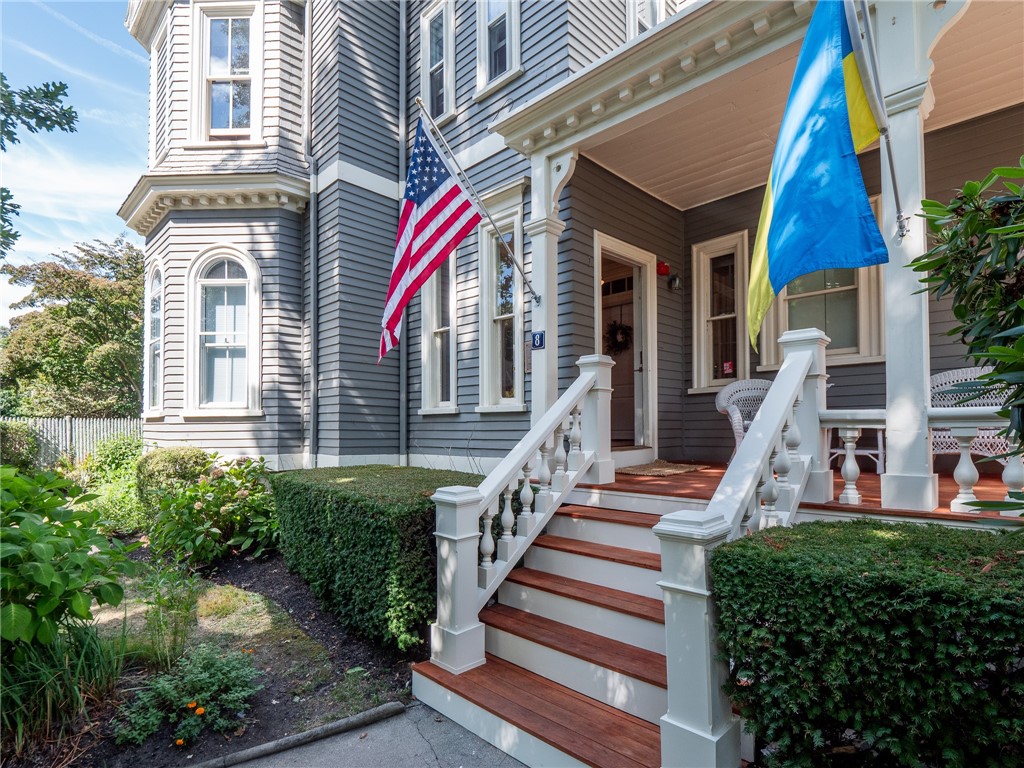 8 Cottage Street, Unit 2 Newport, RI 02840 - Photo 2 of 32