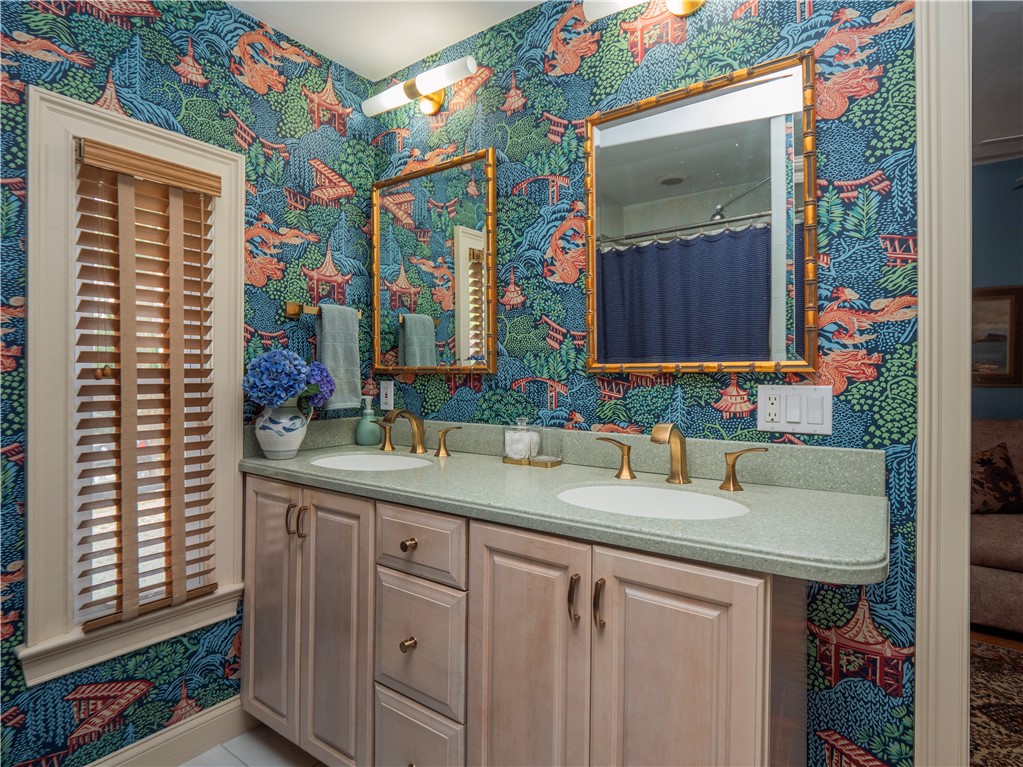 8 Cottage Street, Unit 2 Newport, RI 02840 - Photo 30 of 32