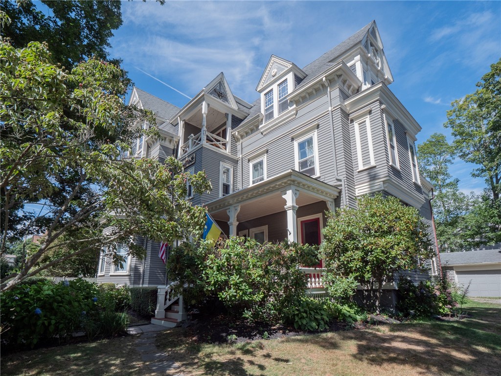 8 Cottage Street, Unit 2 Newport, RI 02840 - Photo 3 of 32