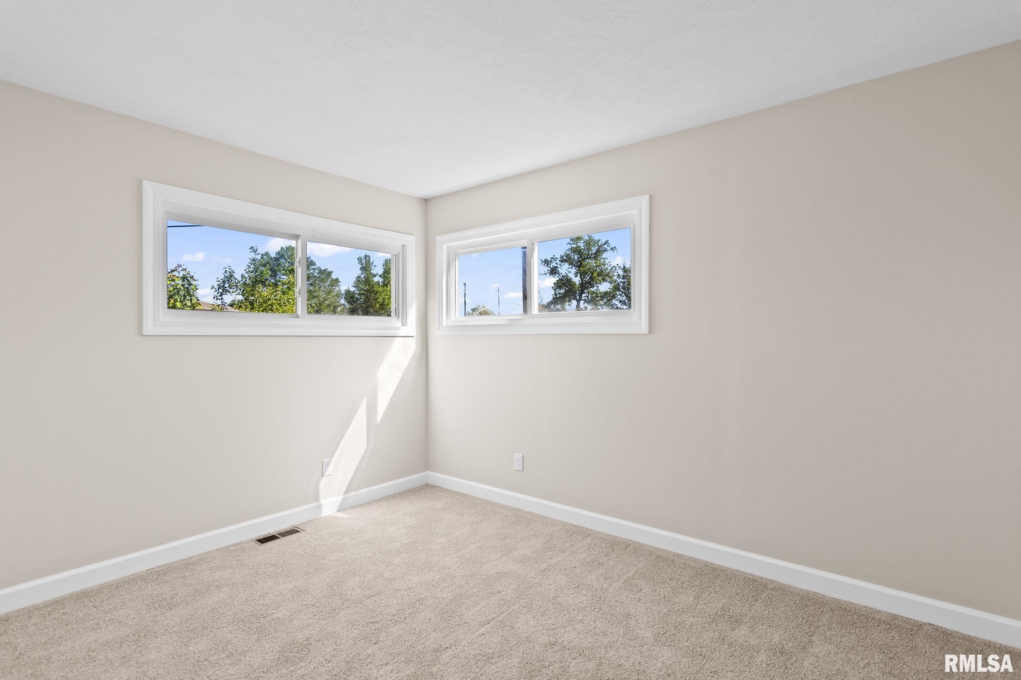 6 Evergreen Court Springfield, IL 62704 - Photo 26 of 32