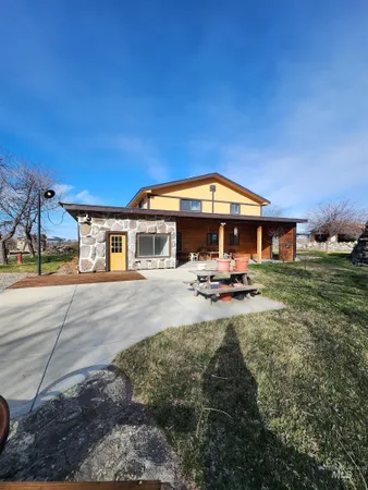 $425,000 | 11382 West Desert Duck Avenue, Mountain Home, ID 83647