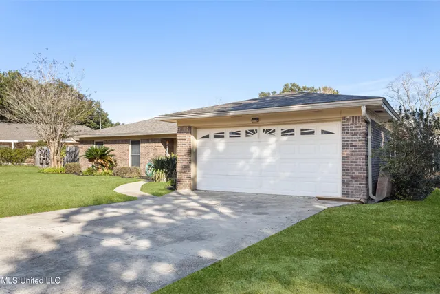 $218,000 | 2422 Regency Drive, Biloxi, MS 39532