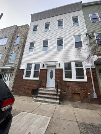 $2,150 | 107 Magazine Street, Unit 2R, Newark, NJ 07105