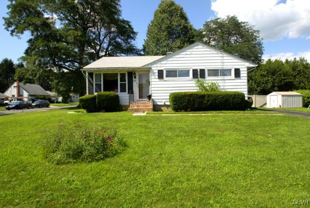 2180 Aster Road Bethlehem, PA 18018 - Photo 3 of 14 Gallery Image 3