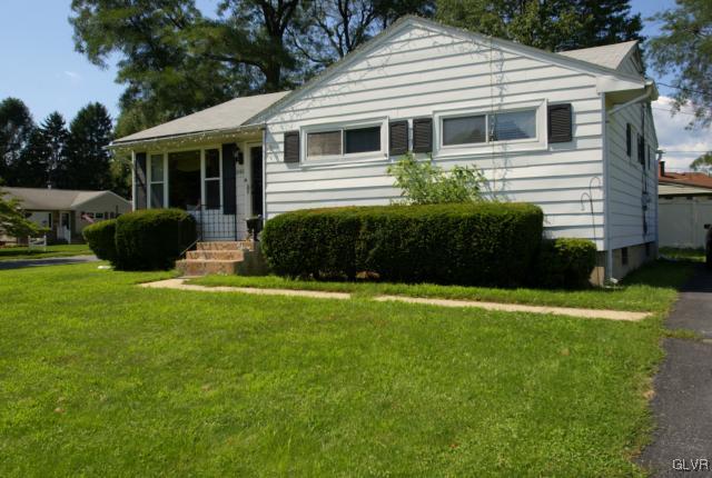 2180 Aster Road Bethlehem, PA 18018 - Photo 4 of 14 Gallery Image 4