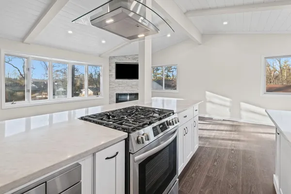 $599,900 | 560 Free Church Drive, Williams Bay, WI 53191