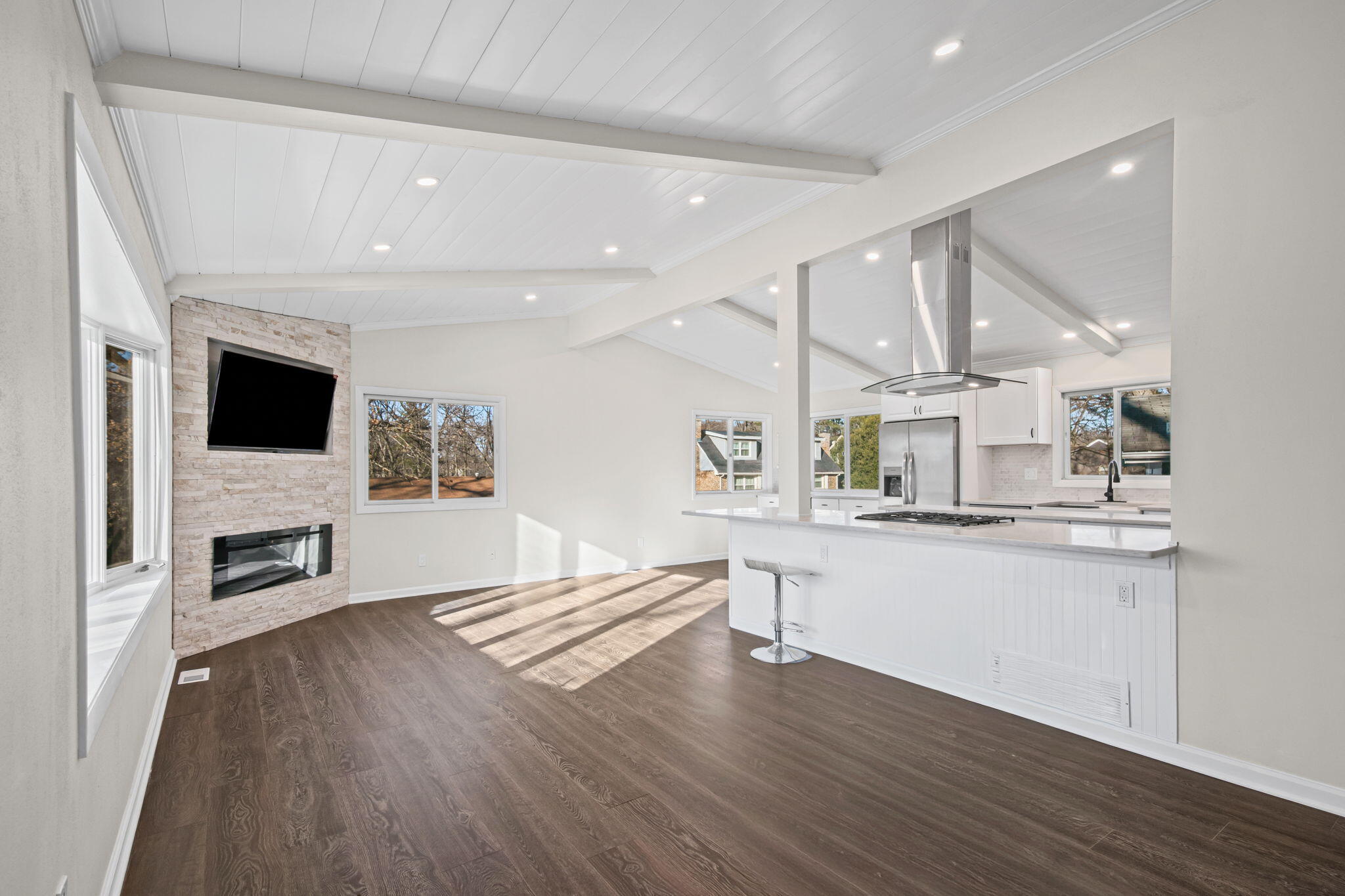 560 Free Church Drive Williams Bay, WI 53191 - Photo 7 of 28 Living/Great Room: 22'11x12'0 Large bay window facing west. Allows great natural light to filter into the entire space.
