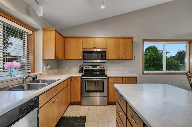 $279,900 | 409 Highlands Drive, Albany, MN 56307