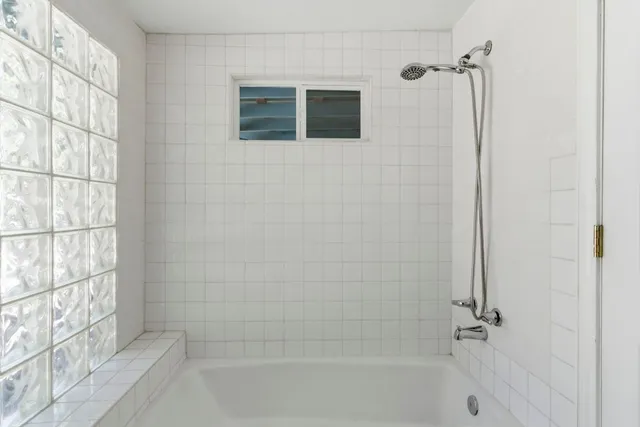 $3,300 | 1504 West 39th 1/2 Street, Austin, TX 78756